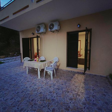 Kaminaki Seaview Apartments Katávolos エクステリア 写真